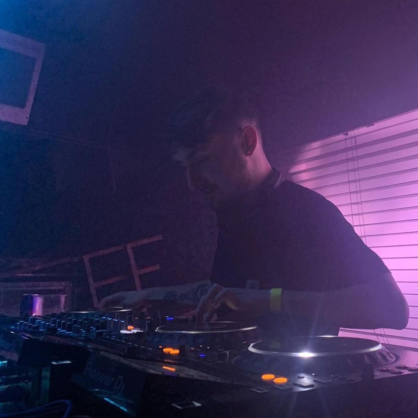 Sm (UK)