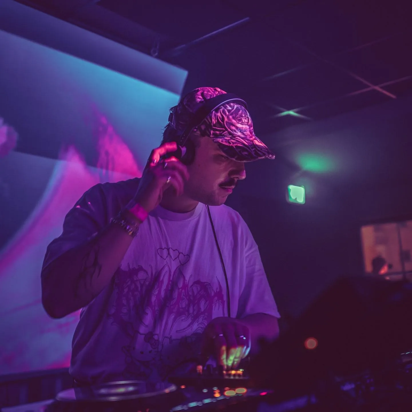 Dj 069