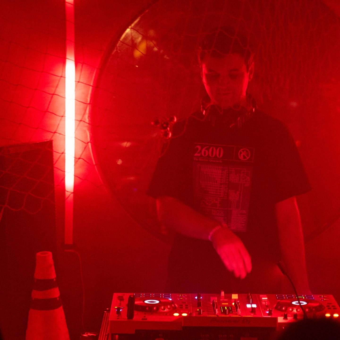 Tommy 2600