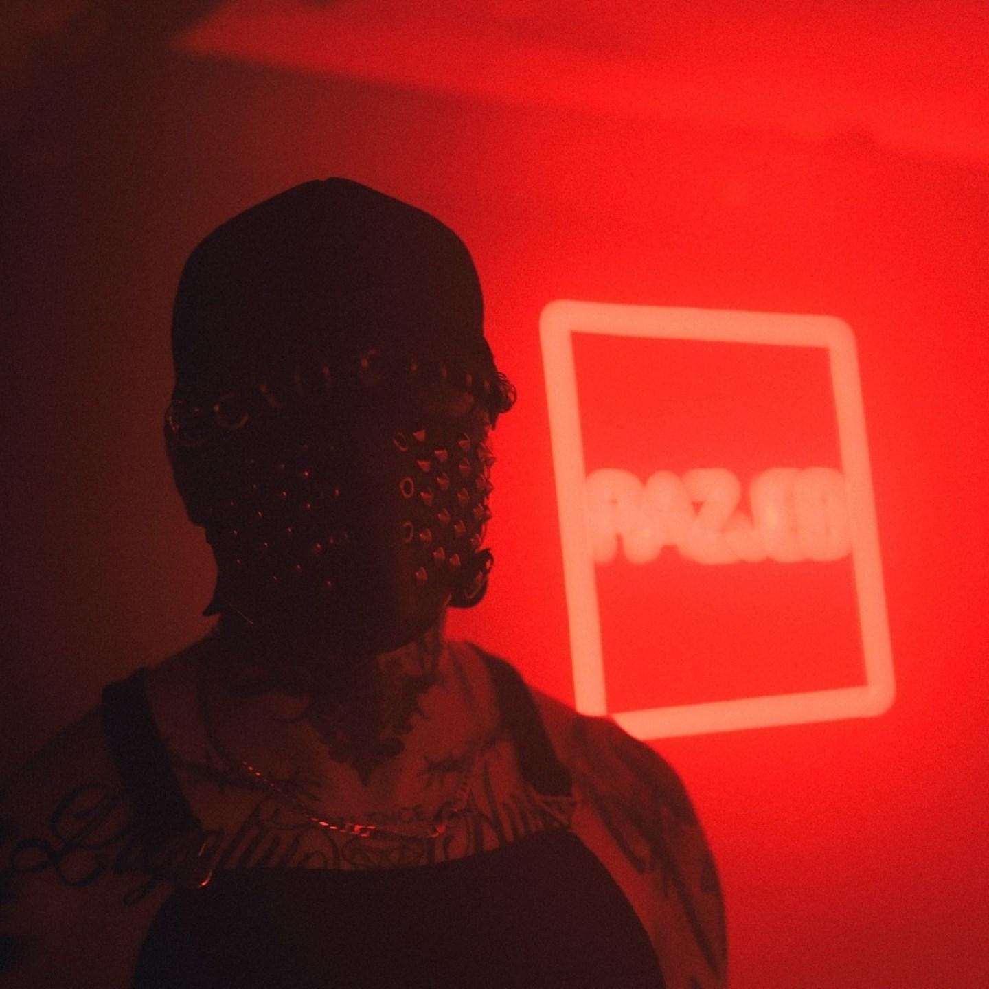 NO FACE