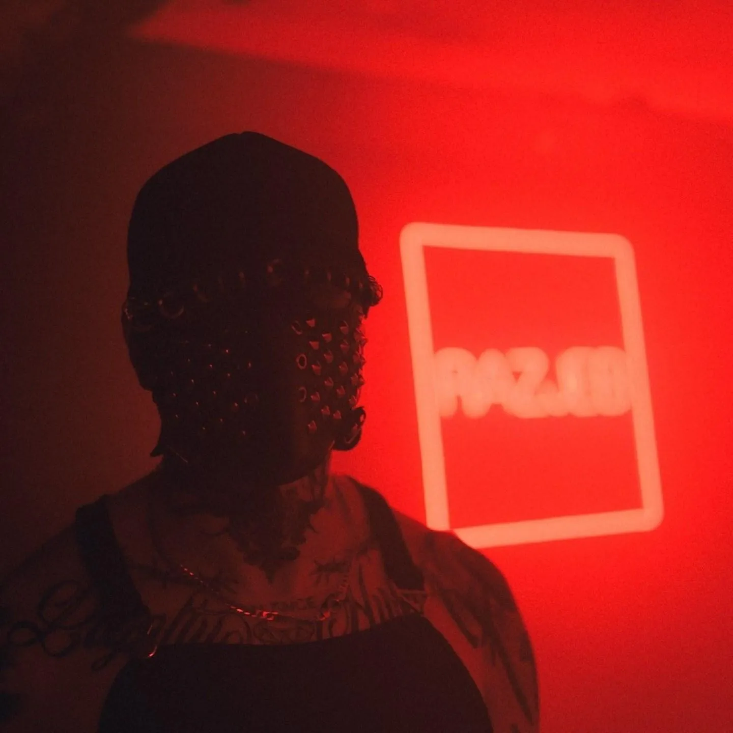 NO FACE