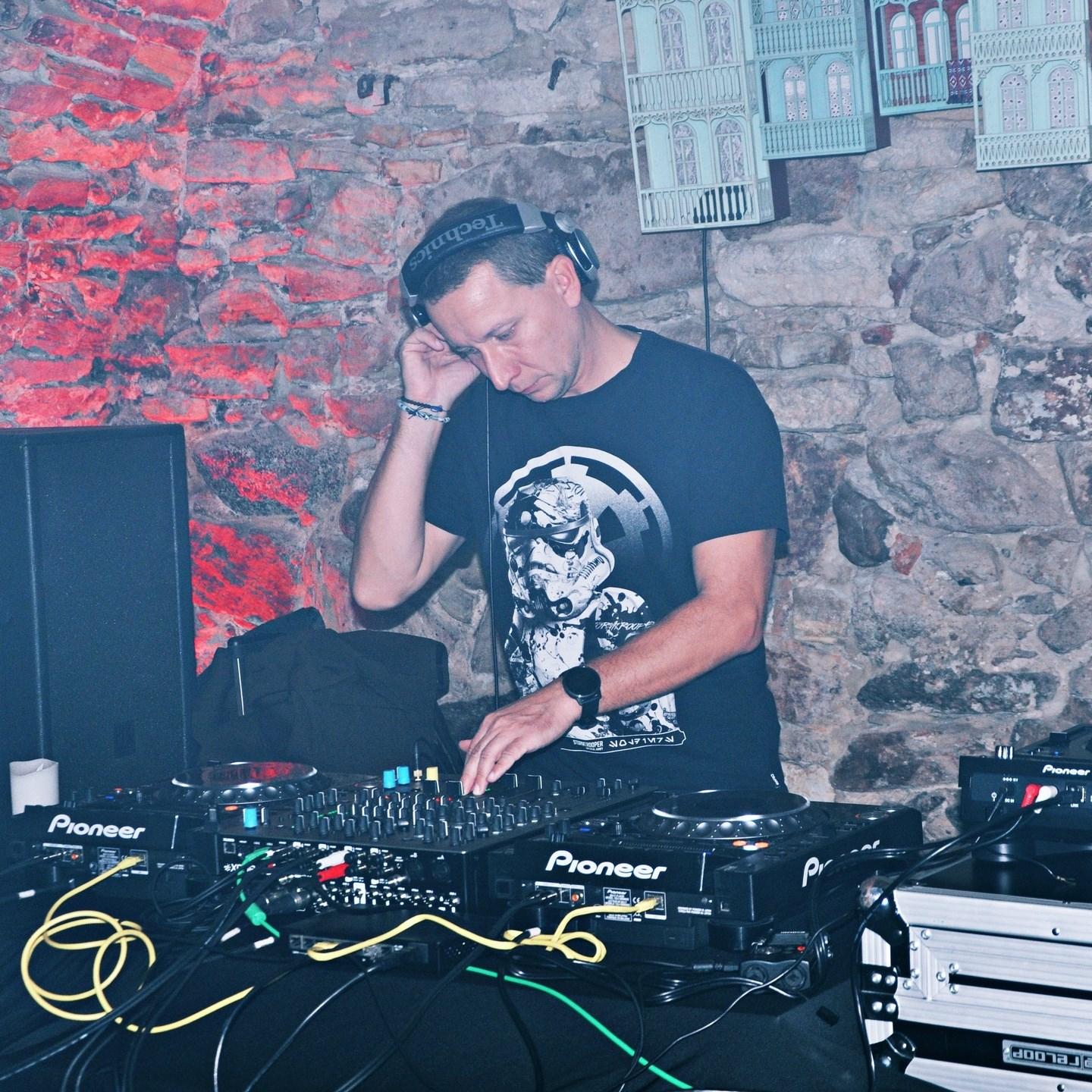NuT dj