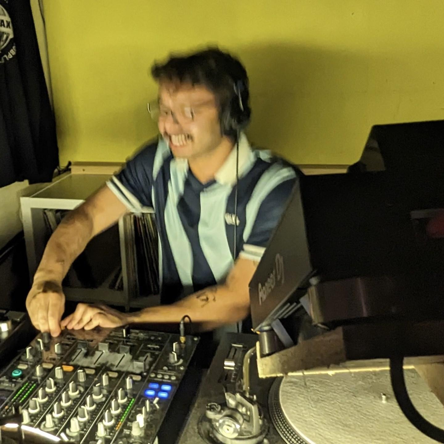 sbfmRADIO