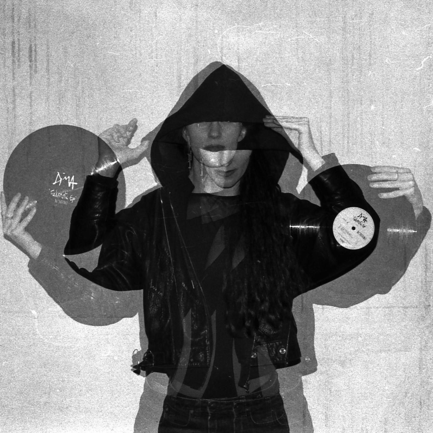 Mute.