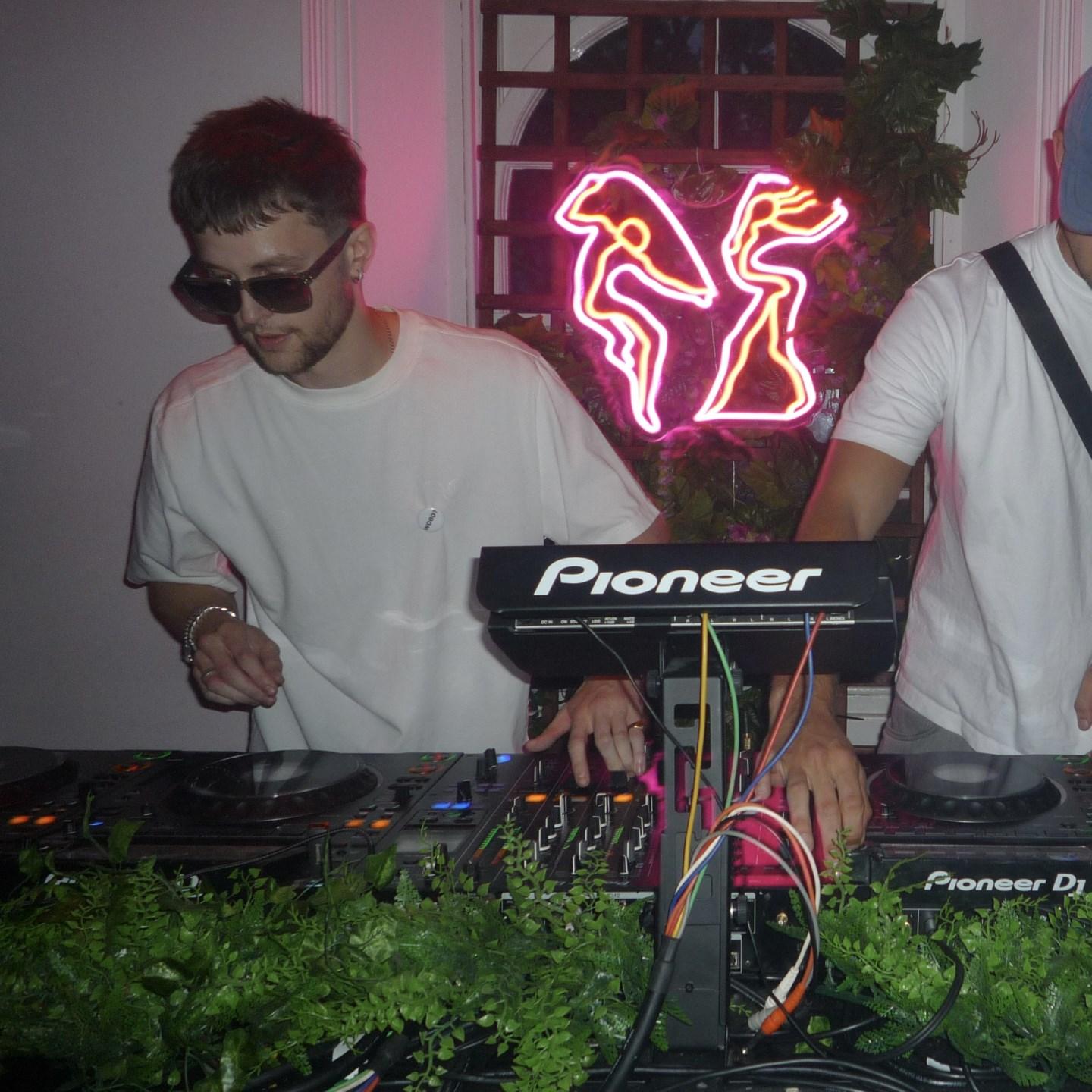 Bones (UK)