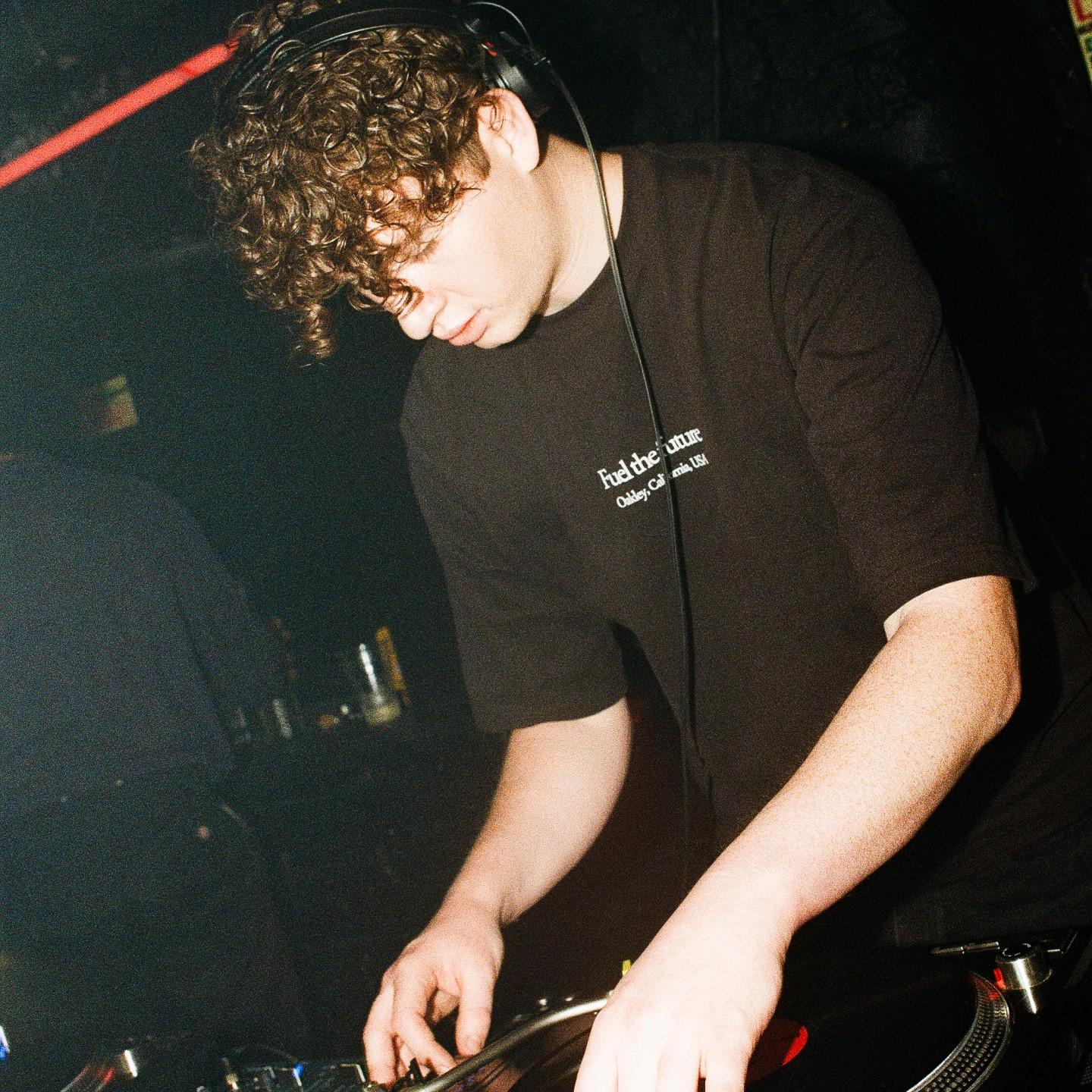 Alex Q (3)