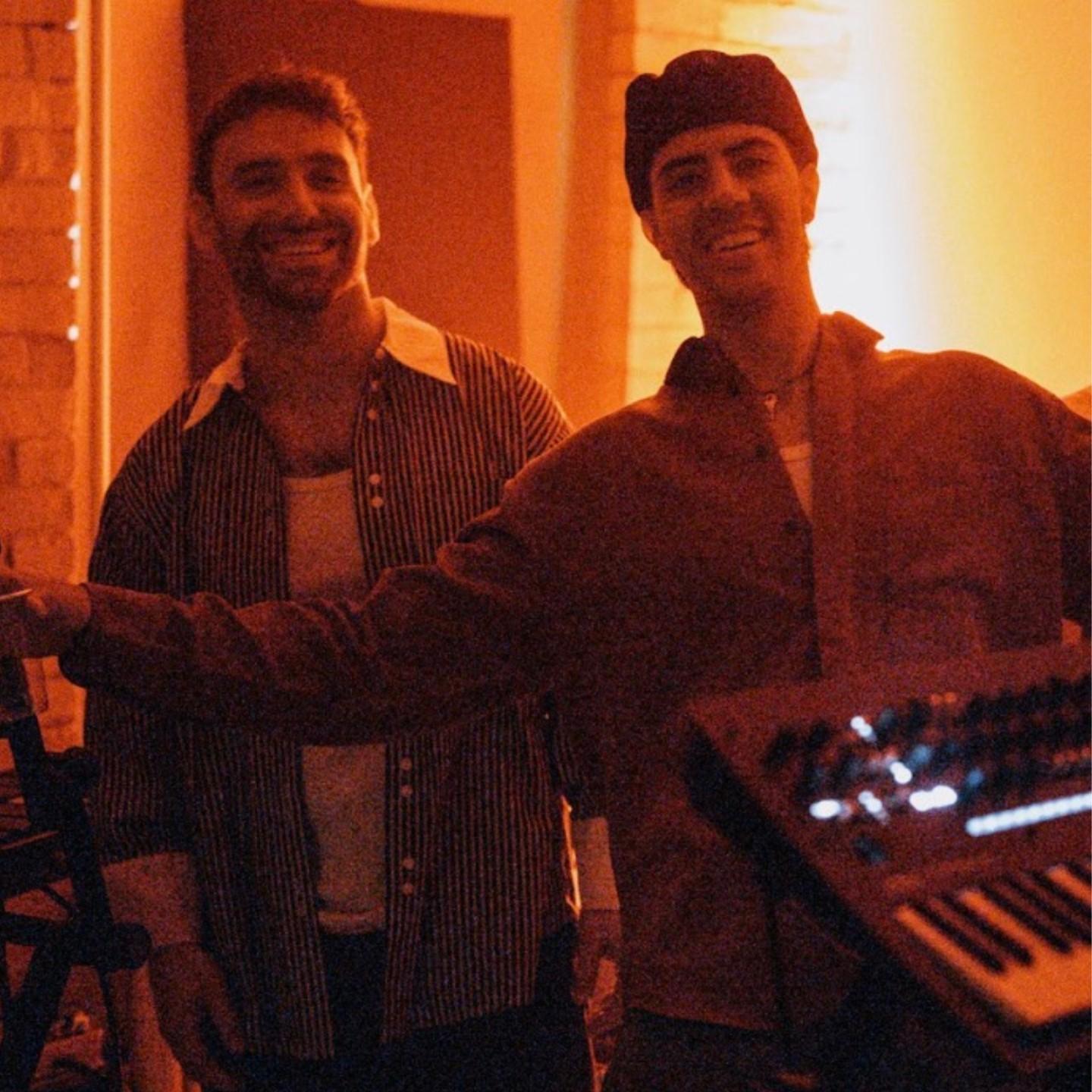 roam DJs