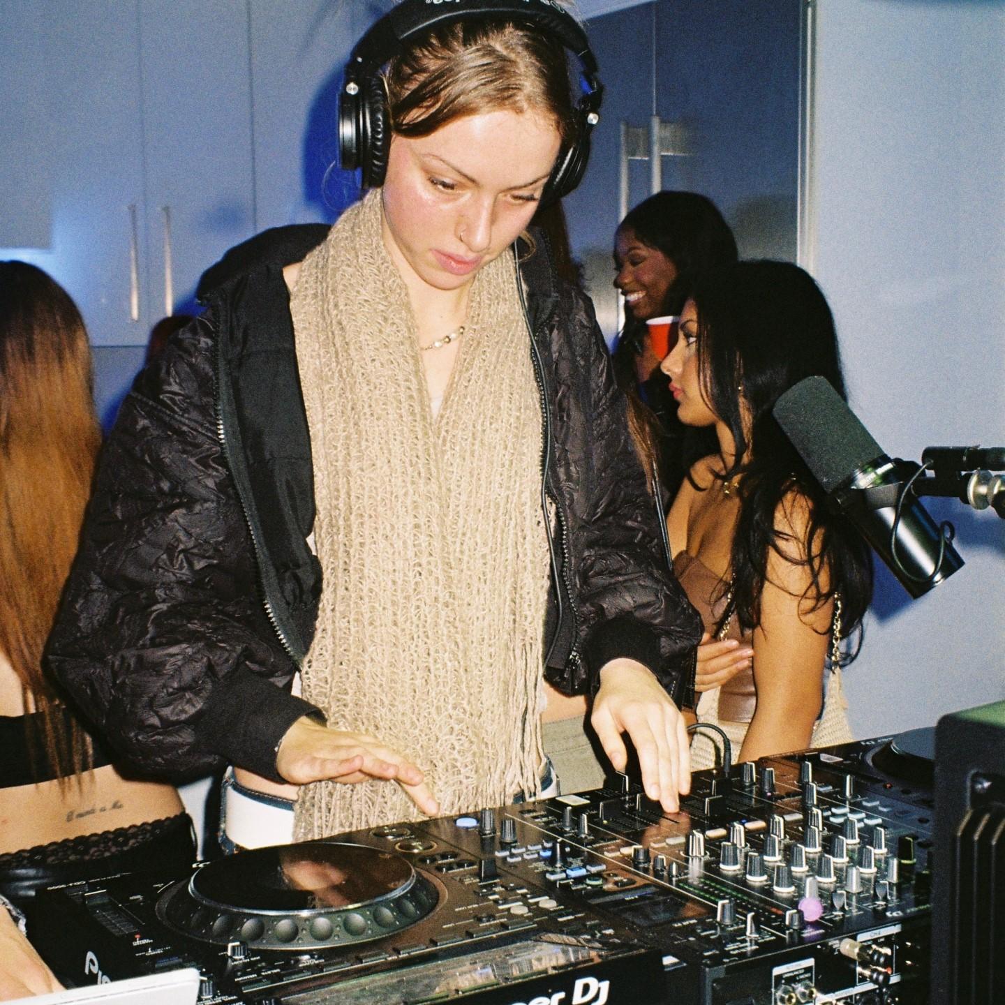 DJ Nelinalations