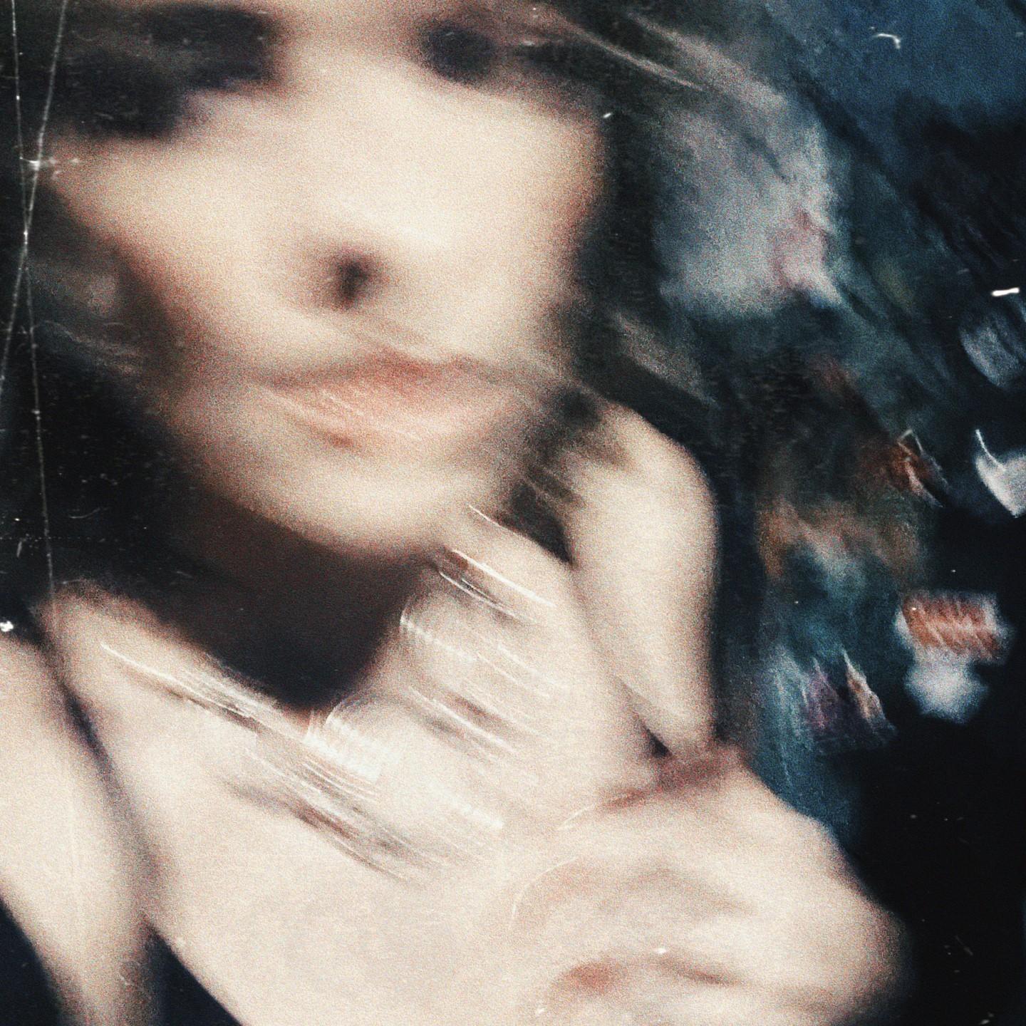 Amalija Blurry
