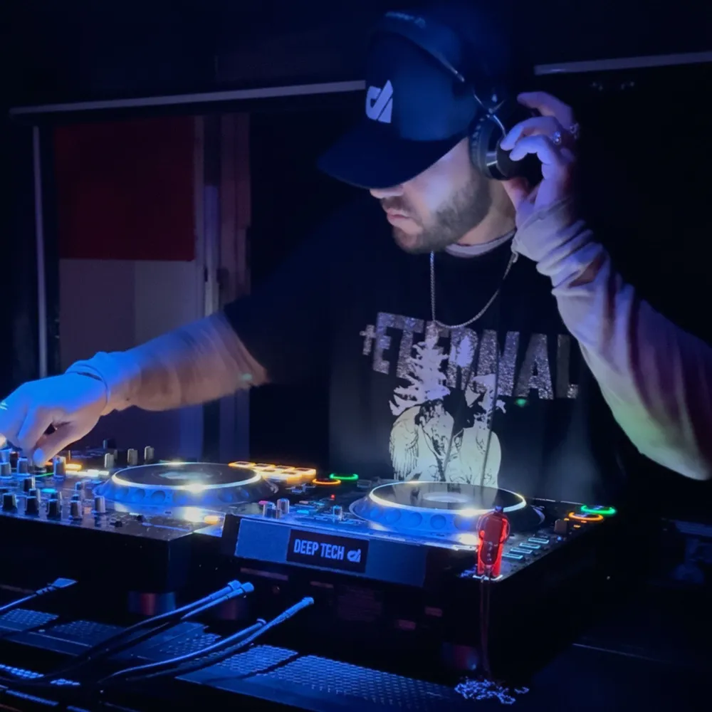 DJ DCM-9