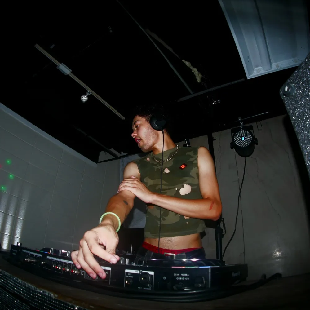 SIXFOOTFIVE