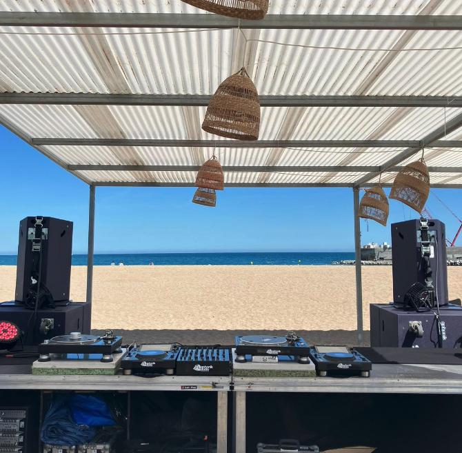 Free Open Air Beach Party - Les Enfants X Roots (Pre-Party)