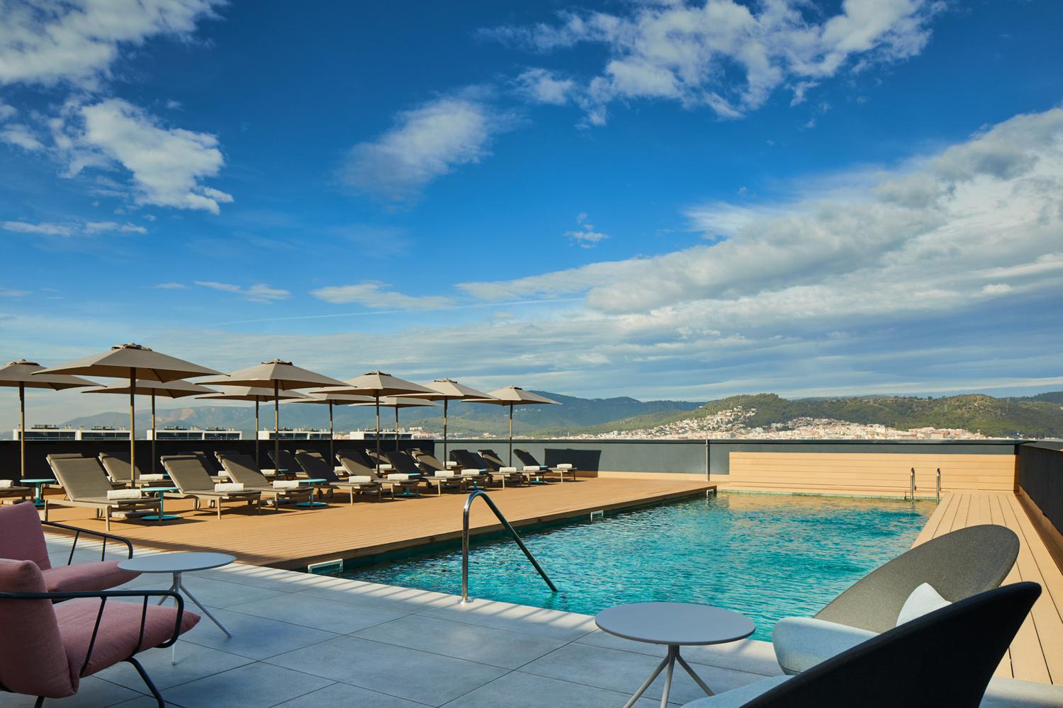 Sound Hub: 360° Electronic Rooftop Party / Victor Hugo 4H Set
