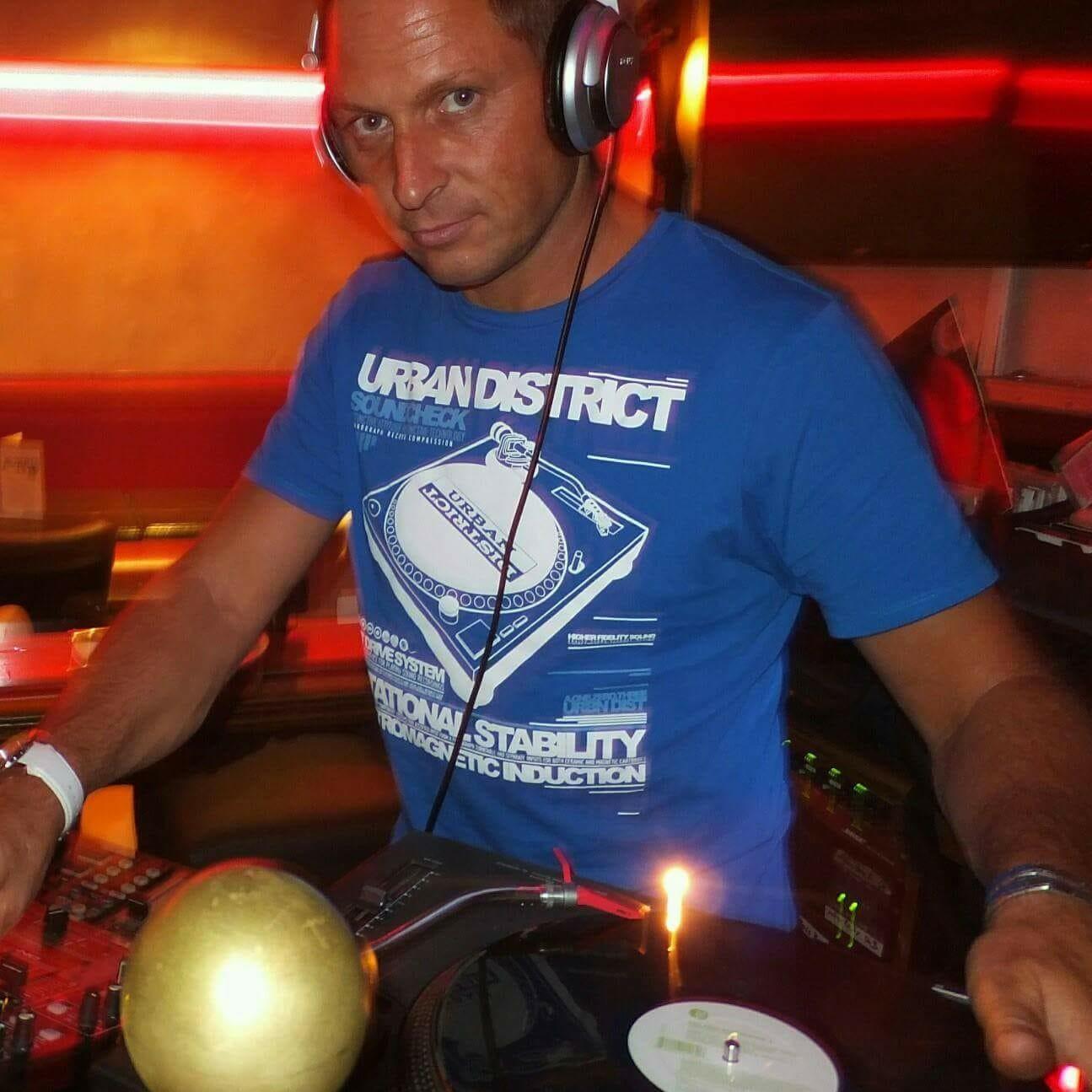 Mittendrin Mit Deacon Frost Jr !Free Entry