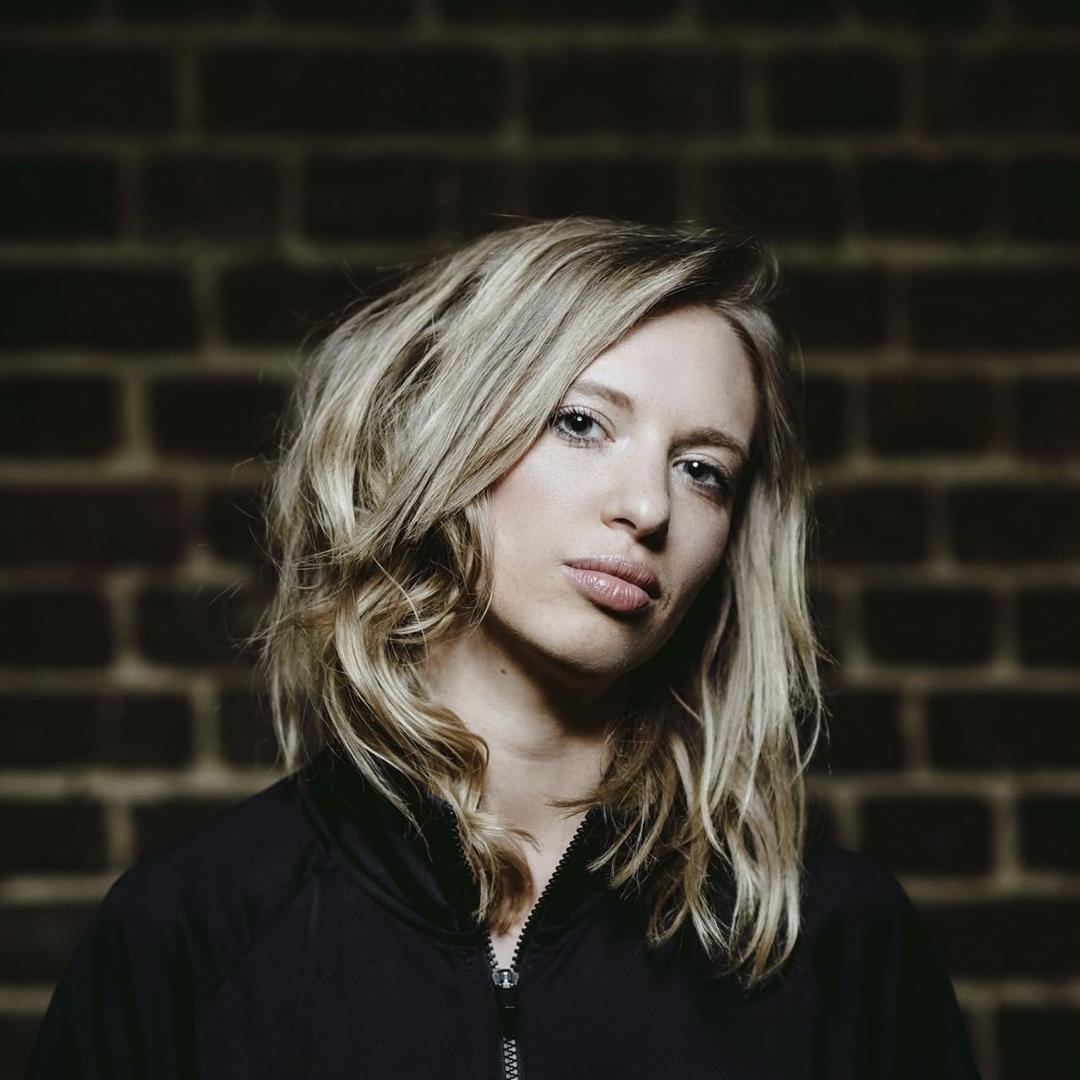 Serving Cunt Fest With Anna Wall