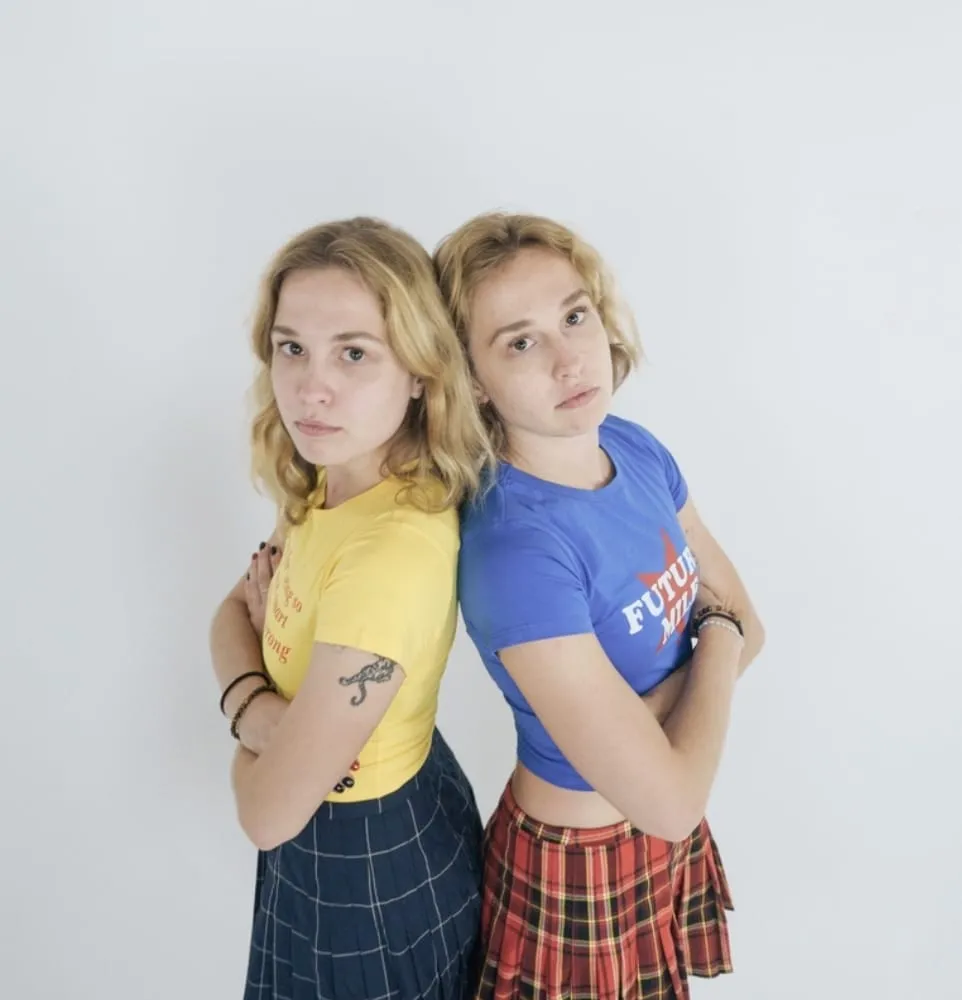 DUALISM with two girls one mom, HANÀ, LAURIX