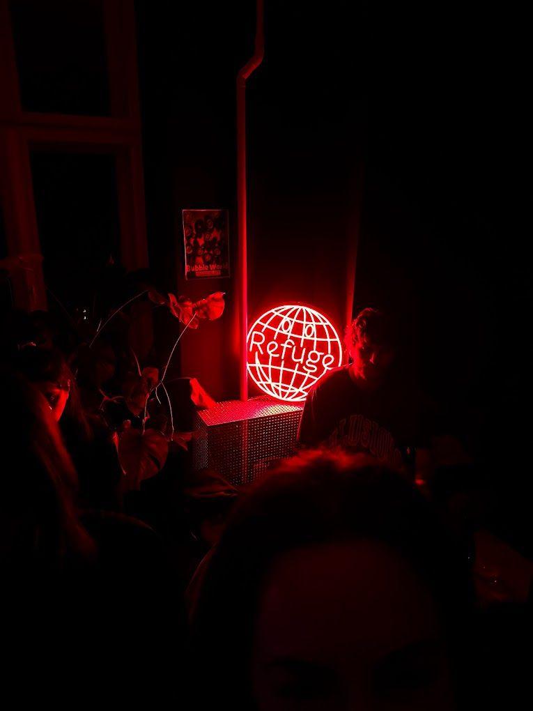 Refuge Worldwide / Oona Bar