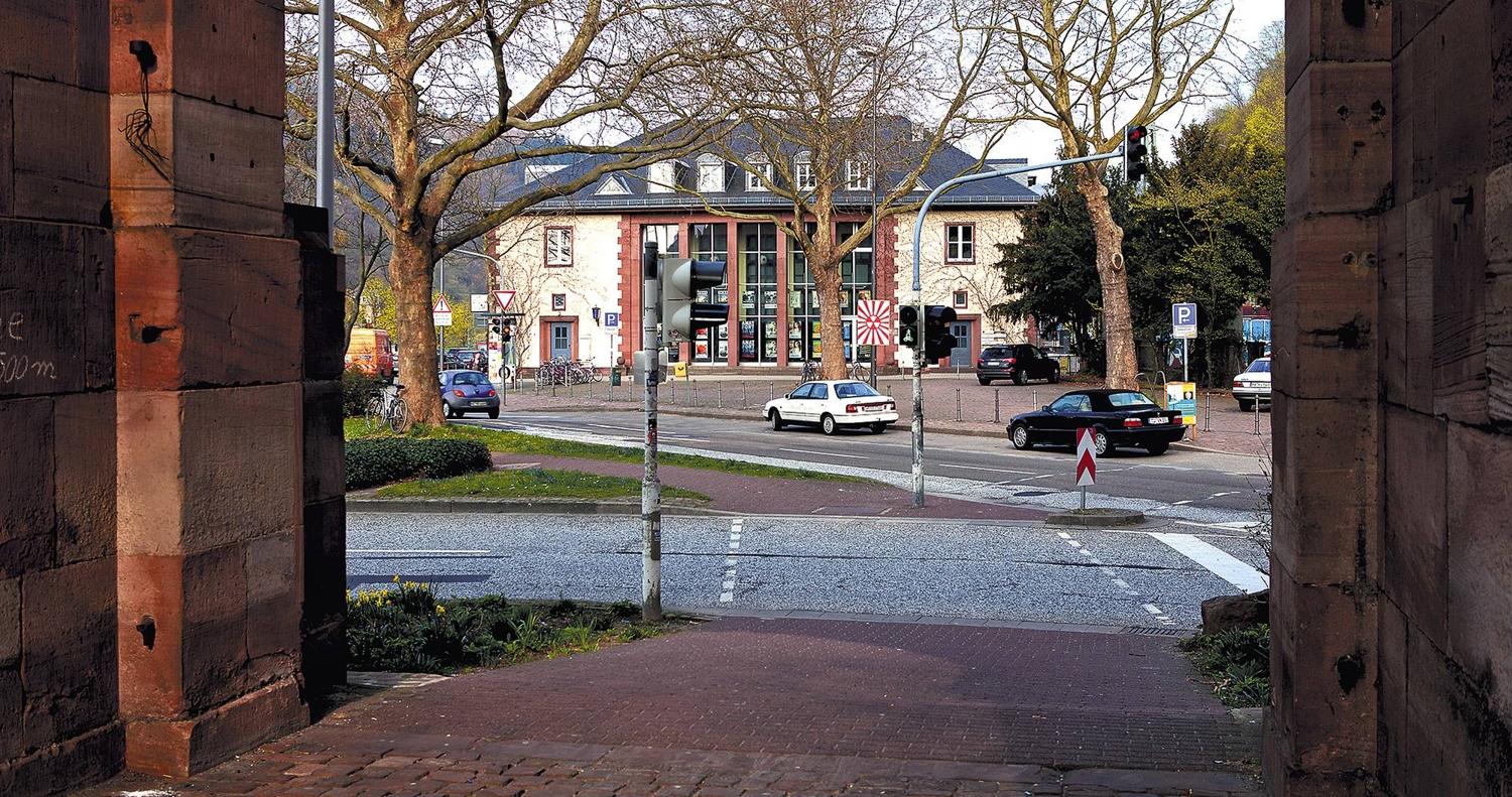 Karlstorbahnhof