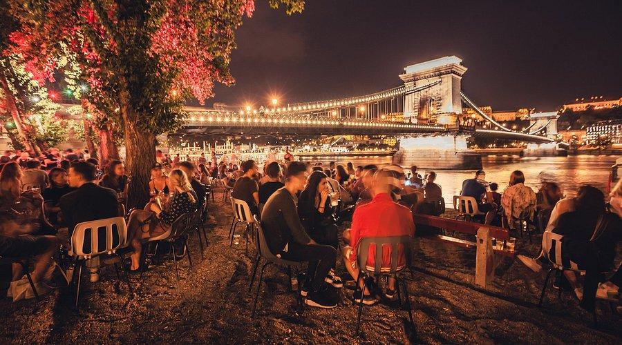 Pontoon Budapest
