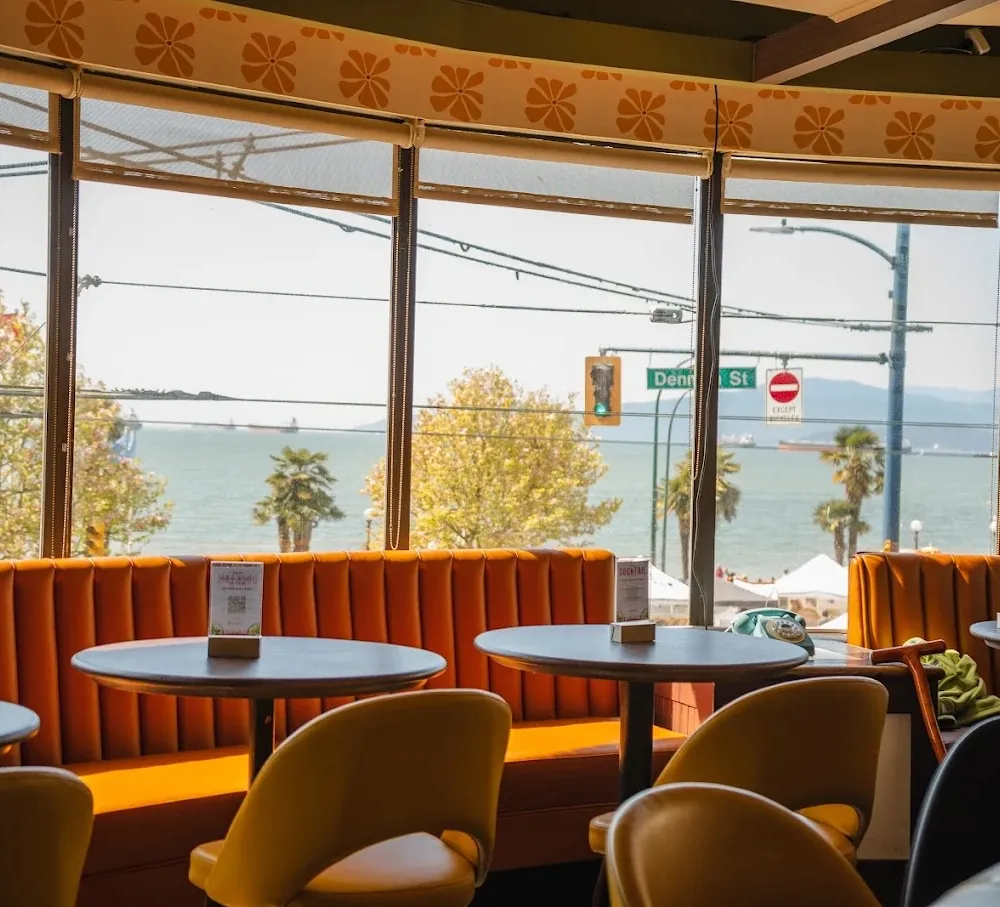 Bayside Lounge